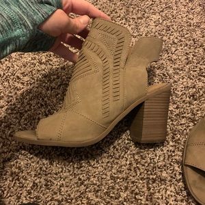Tan wedges